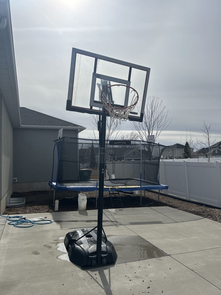 Basketball hoop