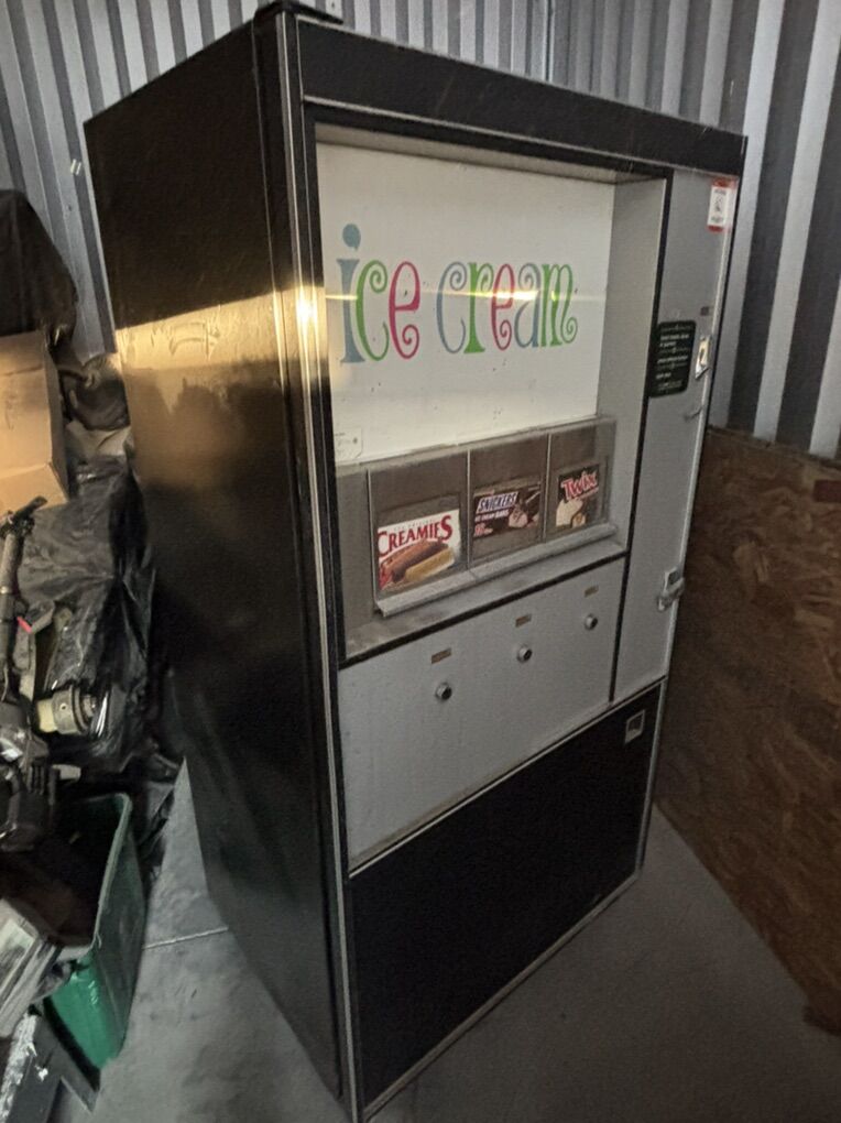 Old School Ice Cream Machine