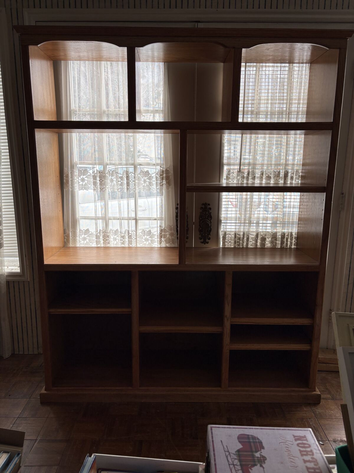 Bookcase/ entertainment center