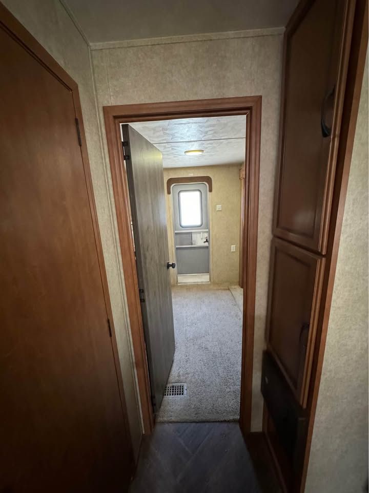 Main image 7