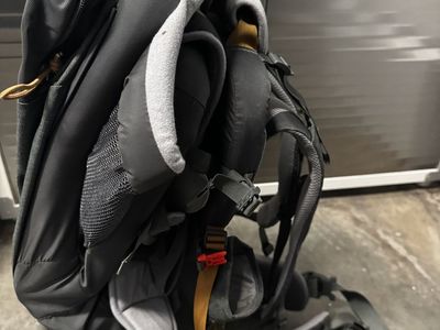 Hiking carrier for toddlers