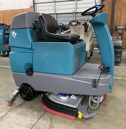 TENNANT FLOOR SCRUBBER T7 FLOOR CLEANER