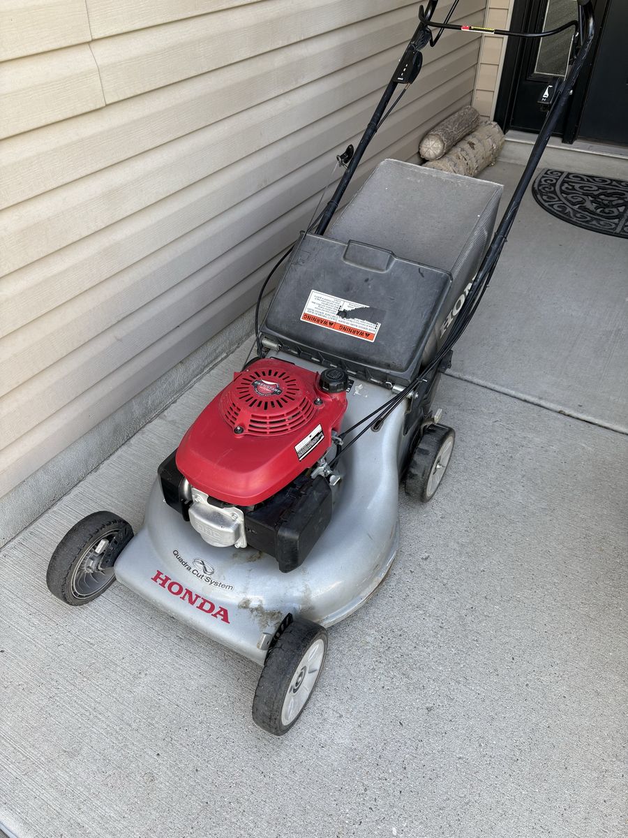 Honda HRR216 Lawn Mower