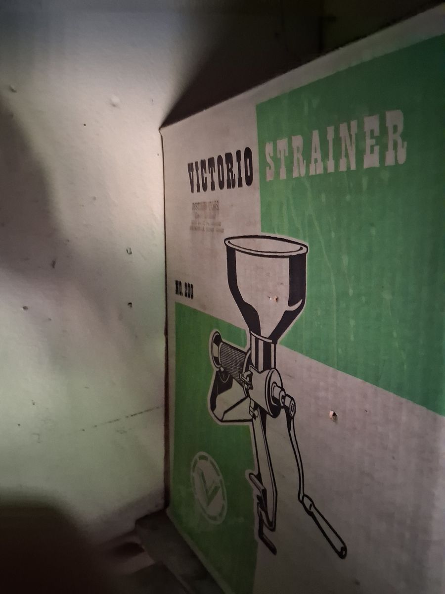 Hand Strainer