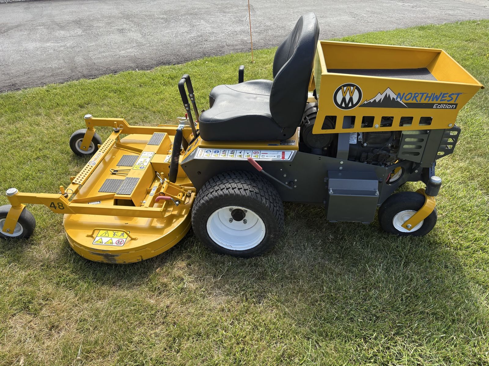 Walker mower B27i 48”