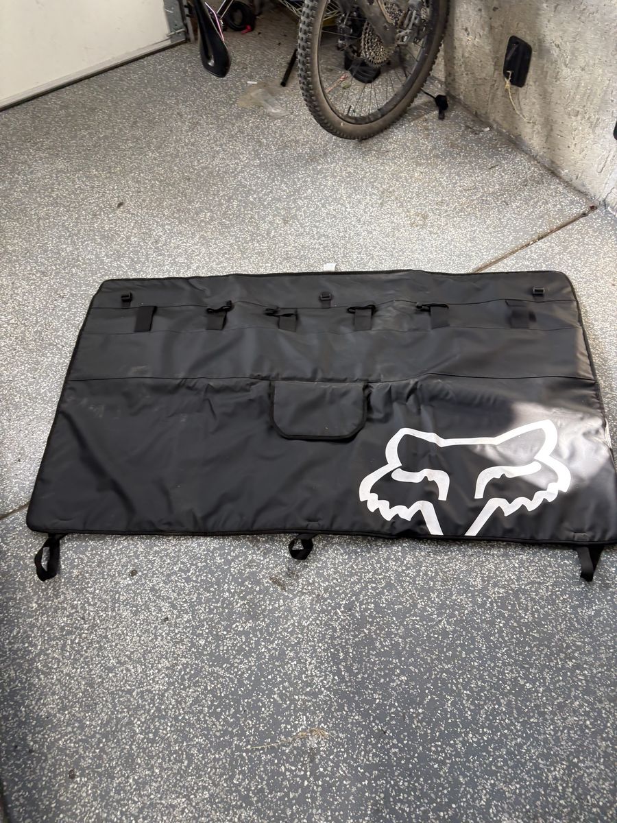 New Fox tailgate pad (6-bike)