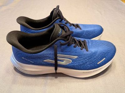 NIB Sketchers Aero Spark running shoes size 11