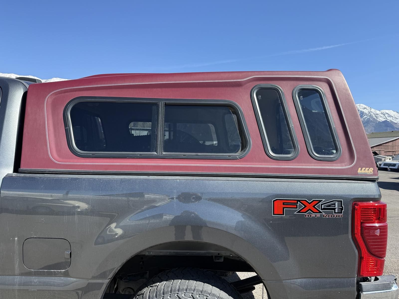 Leer Truck Shell 6.5ft for sale