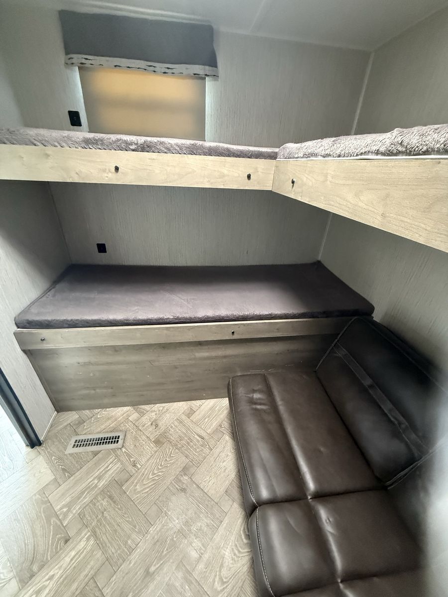 Main image 27