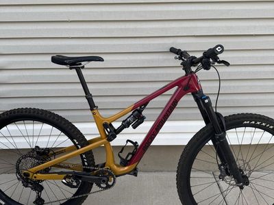 2022 Medium Rocky Mountain Instinct Carbon 50