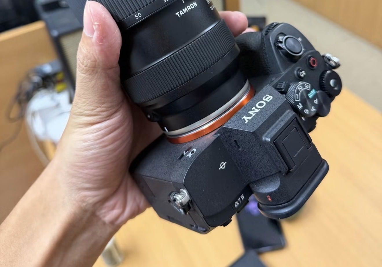 Sony a7 iv, like new 