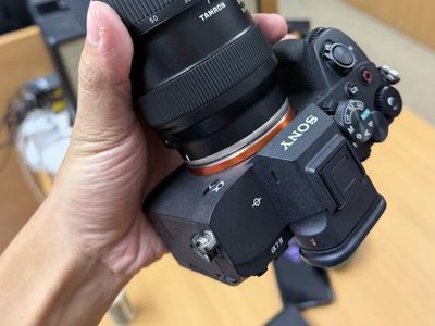 Sony a7 iv, like new