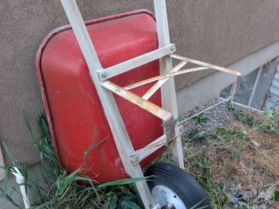Wheel barrow