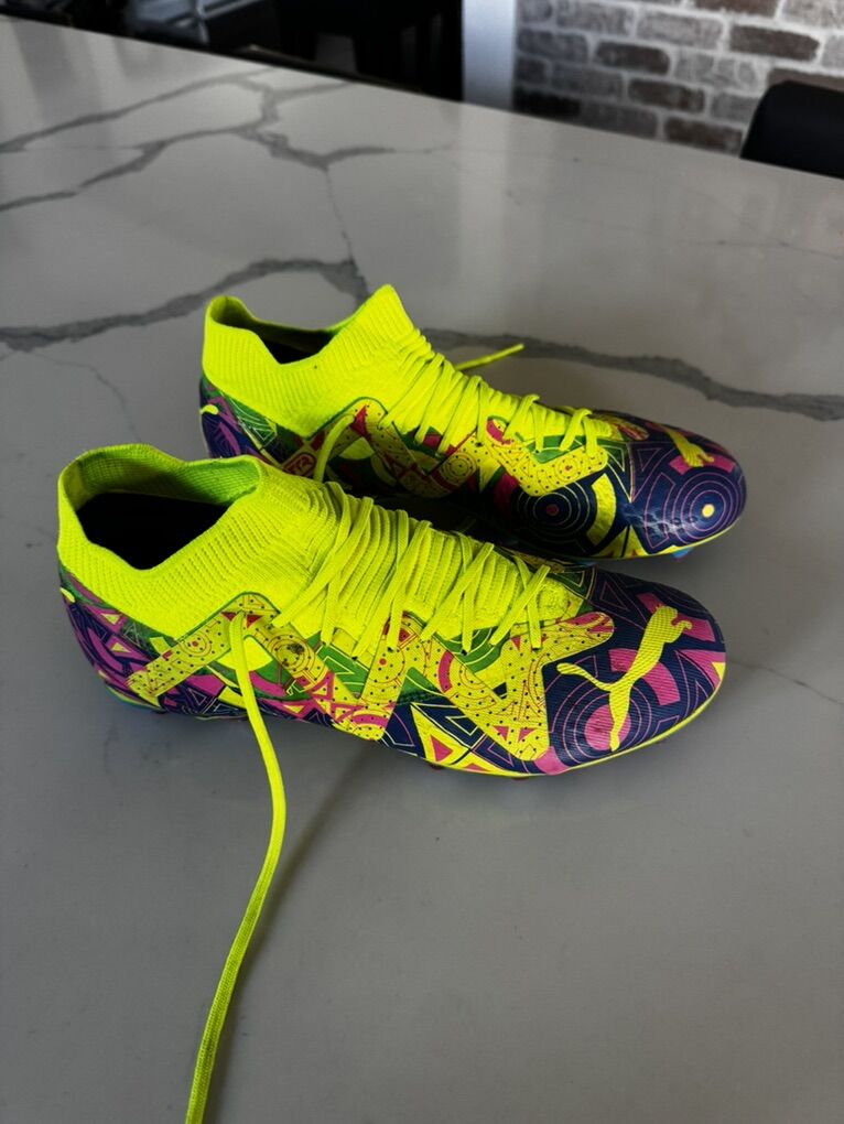Puma Future Ultimate men's soccer cleats sz 7.5