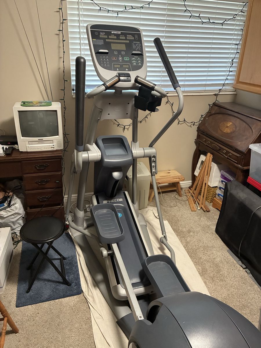 Precor EFX Elliptical Machine