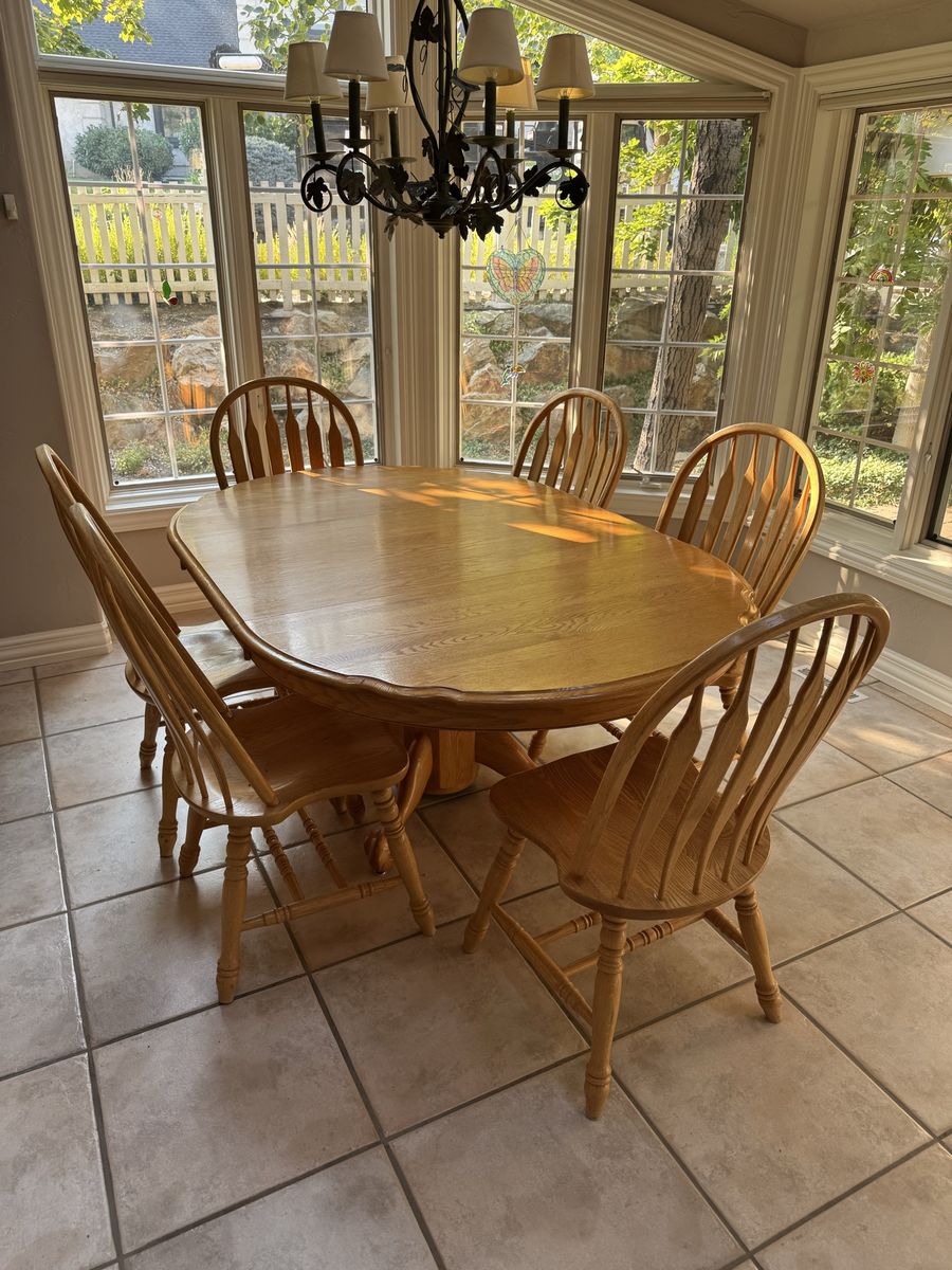 Solid Oak Pedestal Dining Table and 6 Windsor Chairs Set