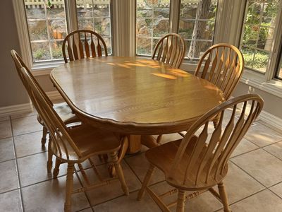 Solid Oak Pedestal Dining Table and 6 Windsor Chairs Set