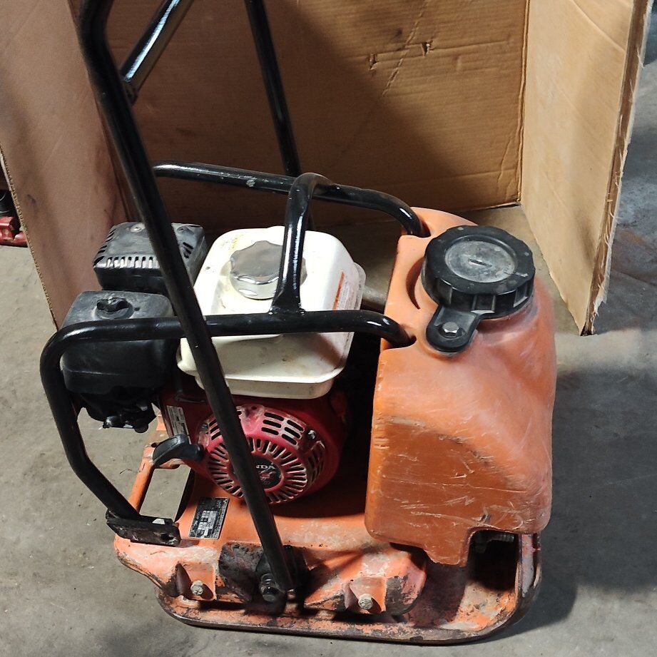 Mikasa mvc88 plate compactor