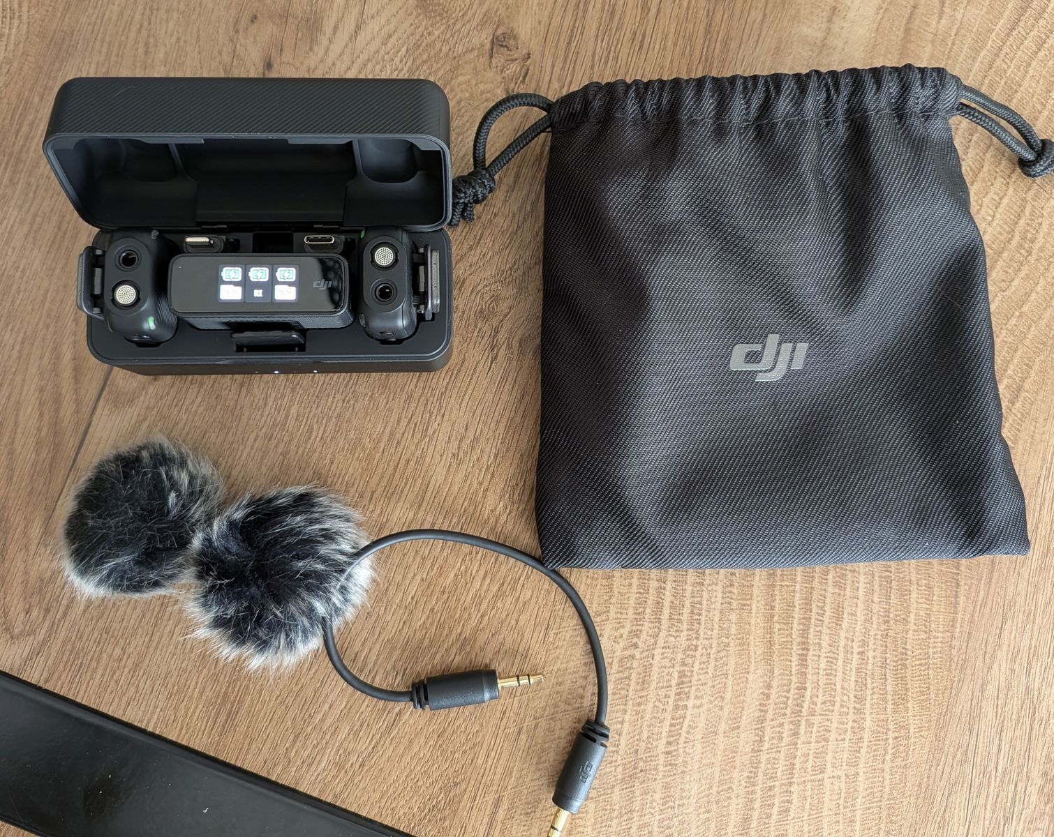 DJI Mic Wireless Lavalier Microphones with Charging Case