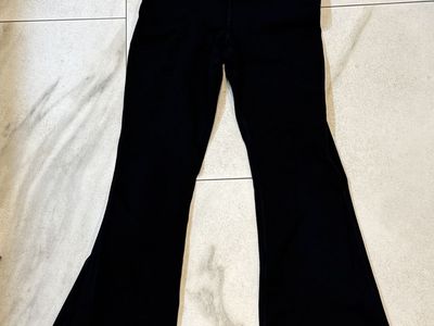Old Navy Active Flare Size 10-12 Leggings