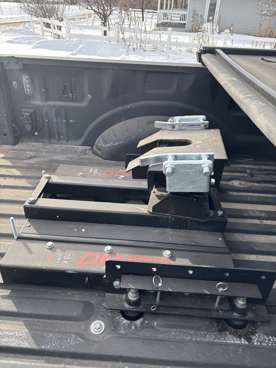 Demco sliding fifth wheel hitch for Ford puck system