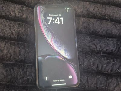 iPhone XR 64GB AT&T