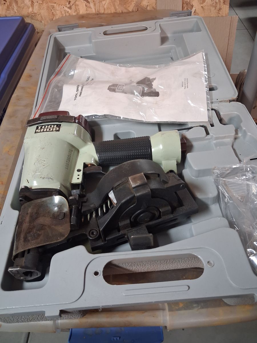 Roofing Nailer