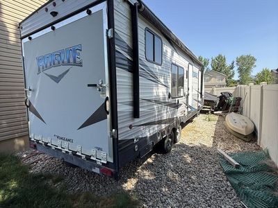 2020 Vengeance Rogue 25v Toy Hauler