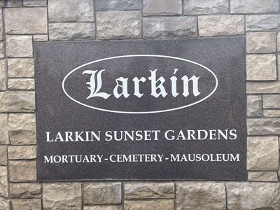 Tandem Crypt at Larkin Sunset Gardens