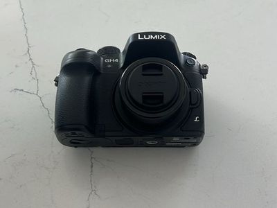 Panasonic gh4 camera with lumix lens