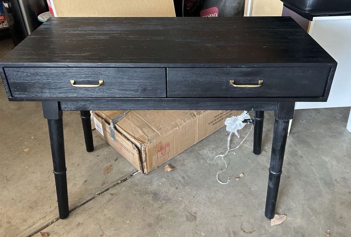 Black desk with drawers