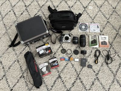 Canon EOS Rebel XTi 400D 10.1MP DSLR Camera Bundle W 18-55mm Lens