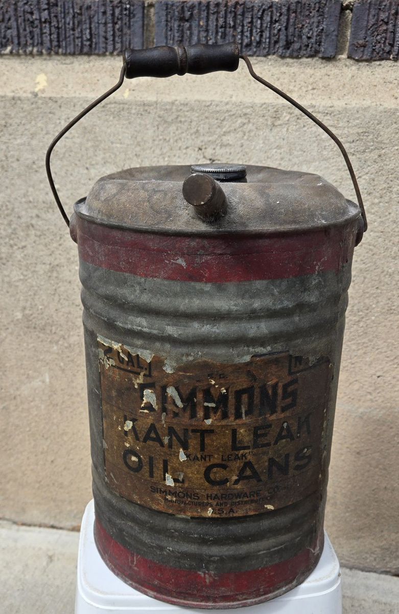 Vintage oil can