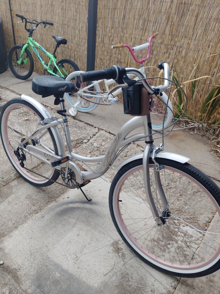 Kent Bayside 26" Women's Cruiser Bicycle - Silver and Pink