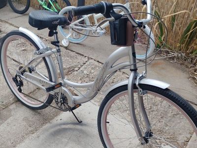 Kent Bayside 26" Women's Cruiser Bicycle - Silver and Pink