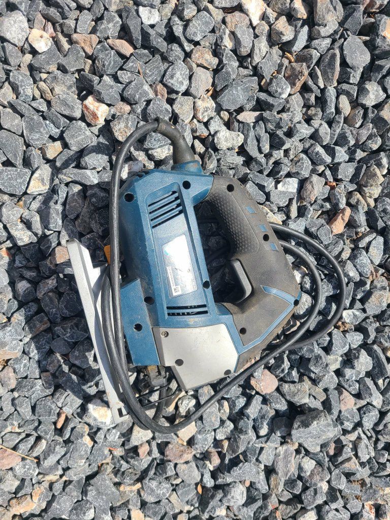 Variable Speed Jig Saw with SpeedMatch™
JS481L