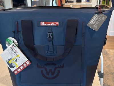 Moosejaw Chilladilla 42-Can Soft Cooler – New With Tags