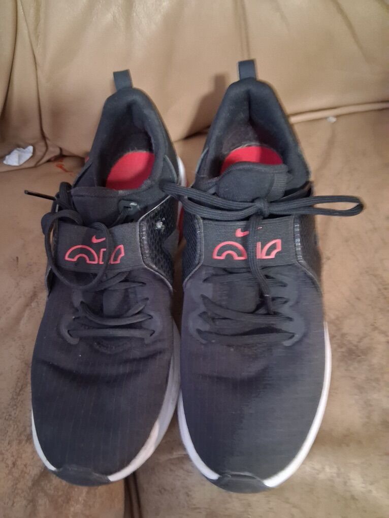 Womens 7 1/2 Nike Air $25 OBO