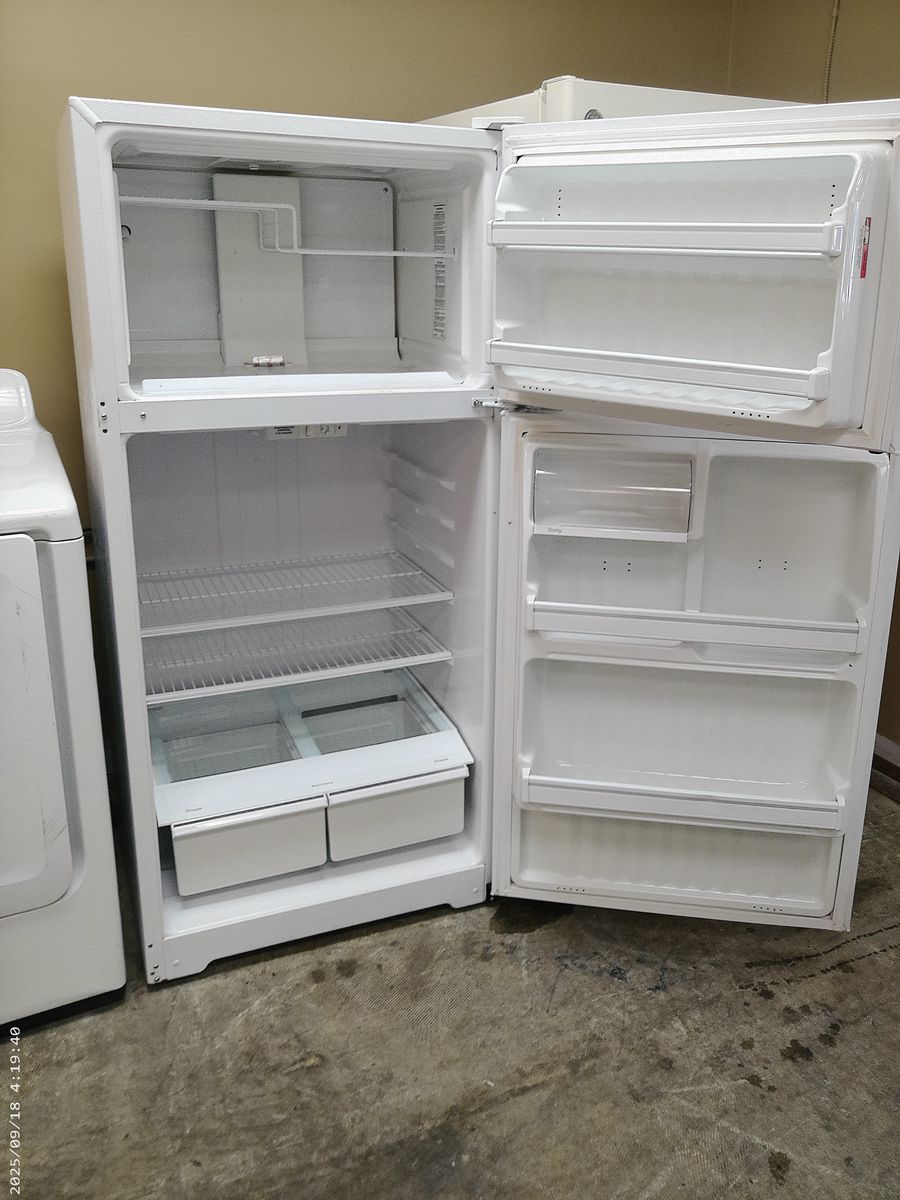 15 cf Refrigerator~28 Inch Wide~90 Day Guarantee