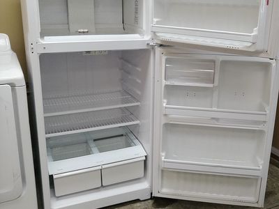 15 cf Refrigerator~28 Inch Wide~90 Day Guarantee