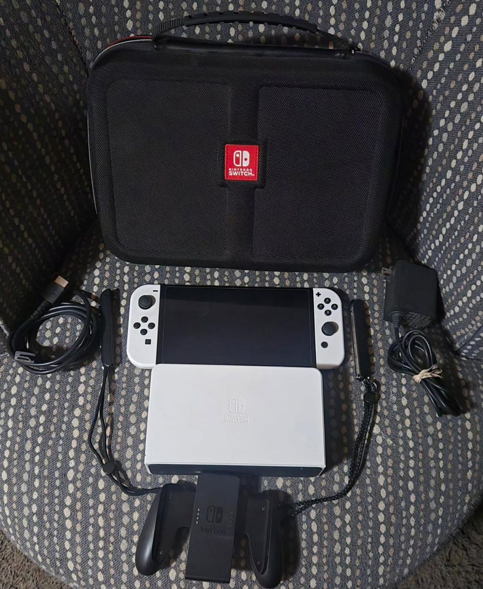Nintendo Switch Oled with travel case and tv dock! trades considered~!