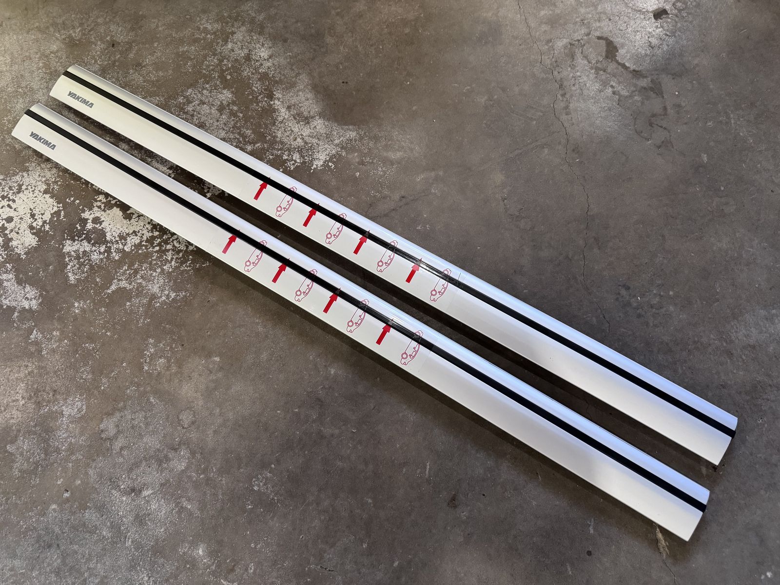 YAKIMA JetStream Crossbars for Roof Rack Silver Never been mounted 50 inch and 60 inch