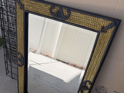 Wall mirror 31“ x 22“ in about 2 inches thick