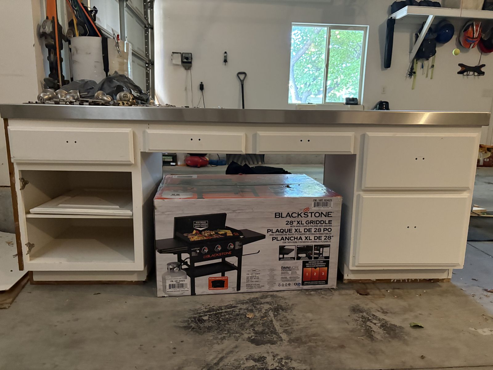 Metal counter desk