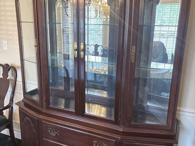 Elegant Dark Wood China Cabinet with Glass Doors & 3 Drawers - Excellent Condition