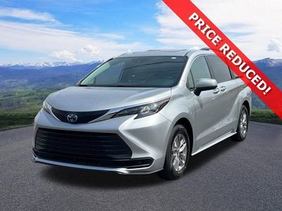 2025 Toyota Sienna LE 8-Passenger