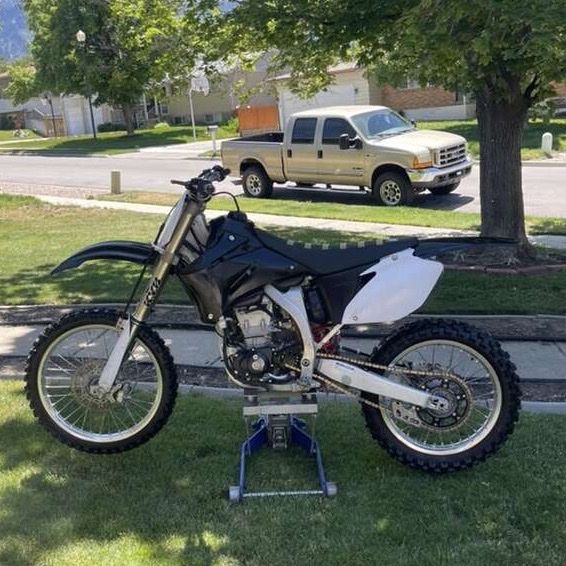 2008 Yamaha YZ450F Dirt Bike - Title in Hand