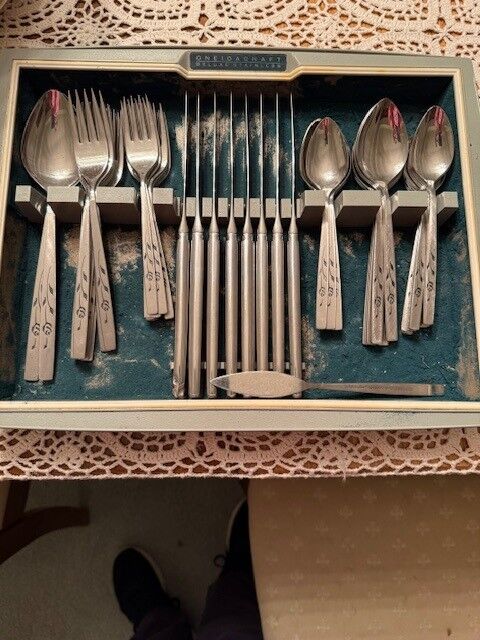 Oneida Craft Deluxe Stainless