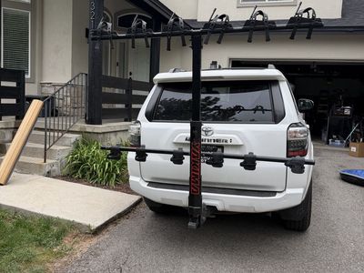 Yakima Hangover 6 bike rack 2” hitch