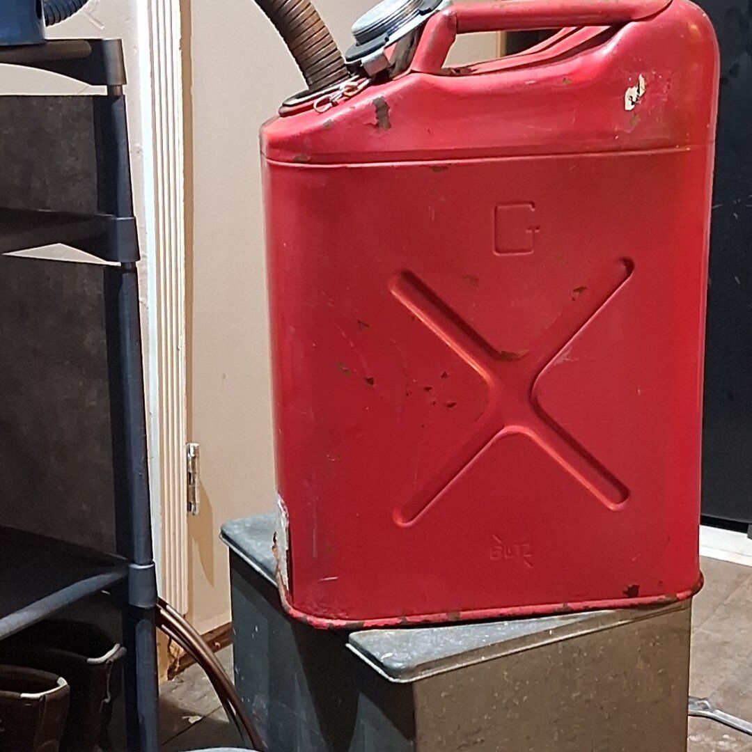 vintage 1980 Jarry Milatry gas can